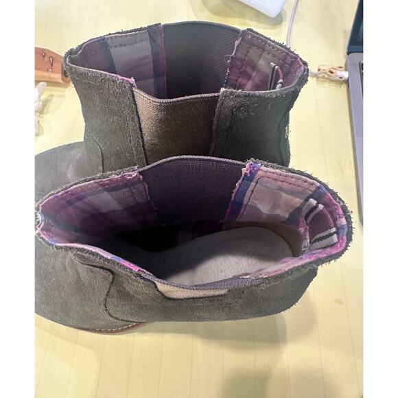 Sperry Women's gray suede leather booties size 8M - Picture 9 of 9